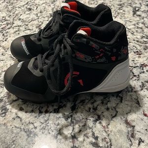 Boys Guardian Blaze high Baseball Cleats size 12 youth. EUC